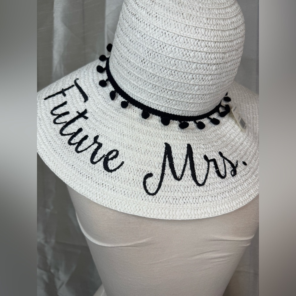 White 'Future Mrs.' Sun Hat - Picture 4 of 5